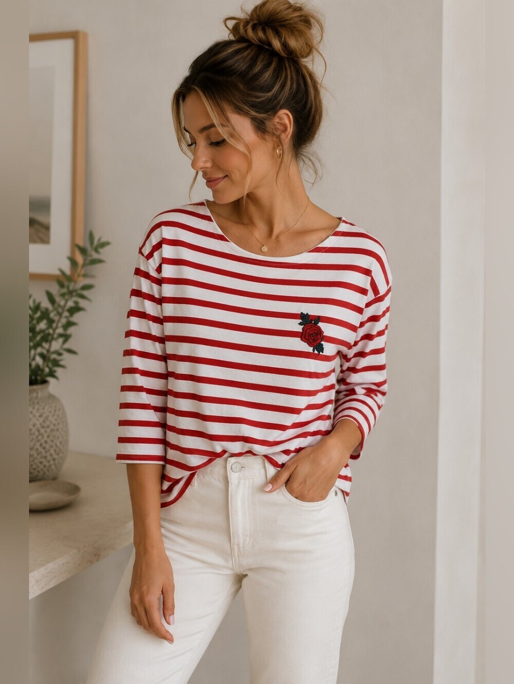Levi’s Red White Striped Rose Embroidered Tee XS